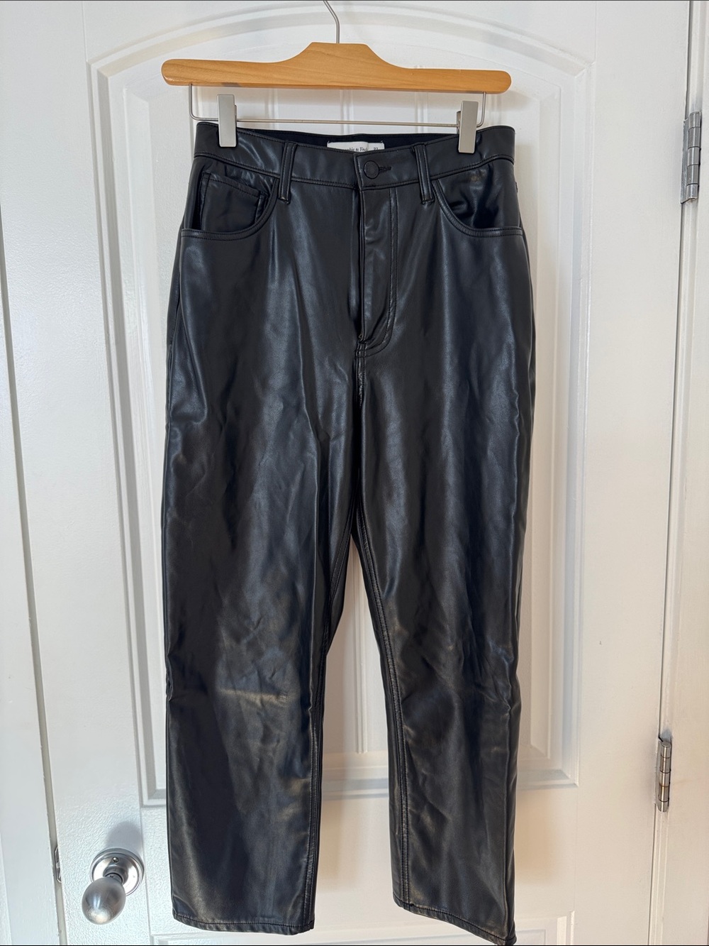Abercrombie Curve Love Vegan Leathwr pants short